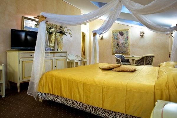 Senior Suite room - Image 3