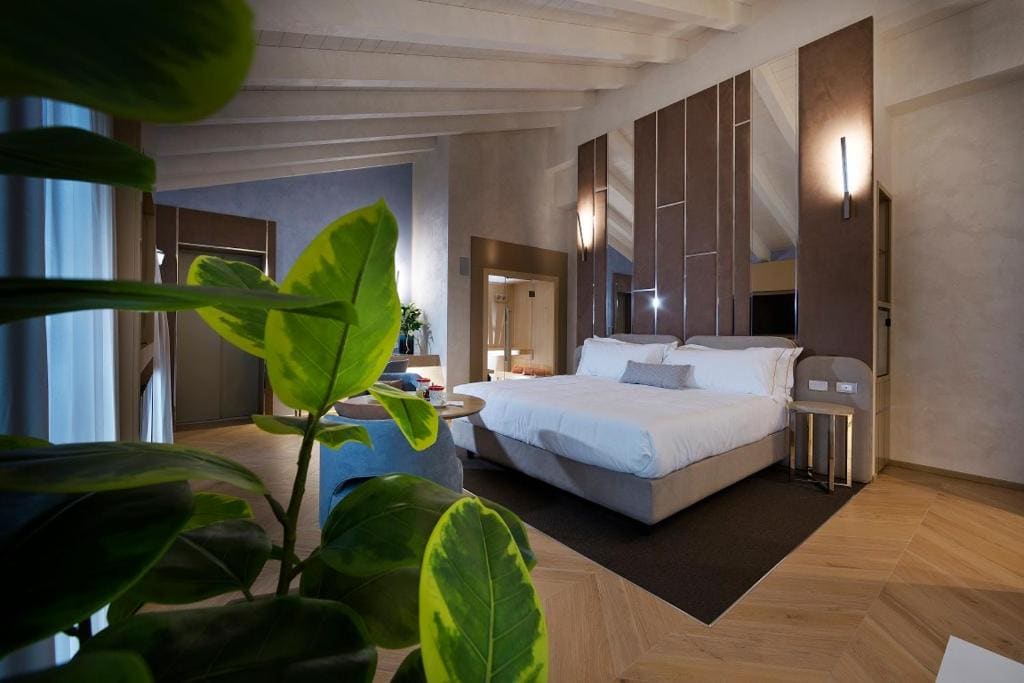 Executive Suite room - Image 1