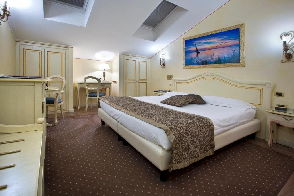 Junior Double Room room - Image 1