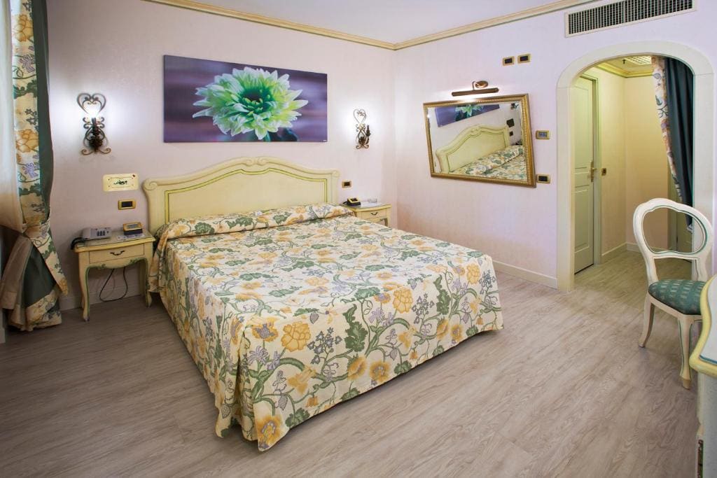 Standard Double Room with Spa Access room - Image 1