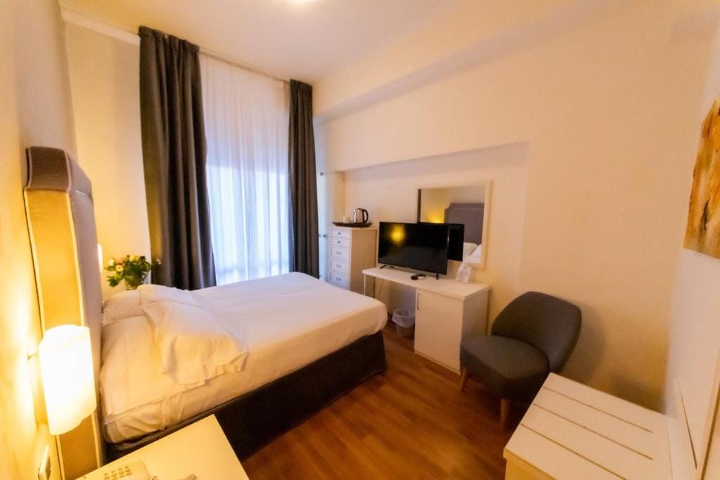 Deluxe Triple Room room - Image 2