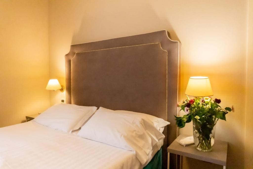 Standard Double Room room - Image 2