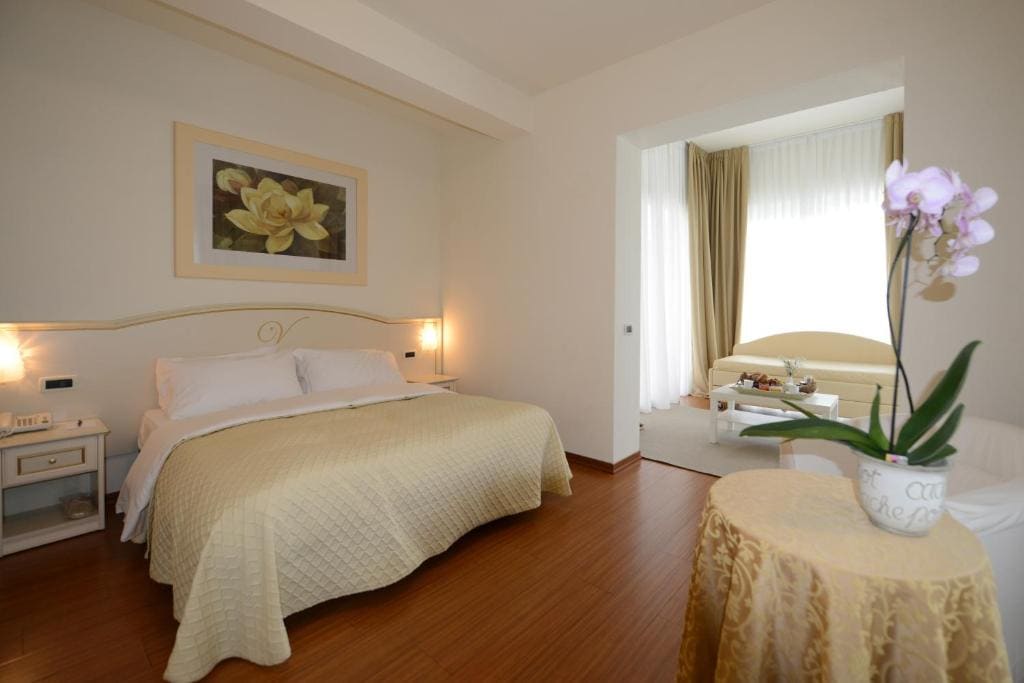 Suite room - Image 1