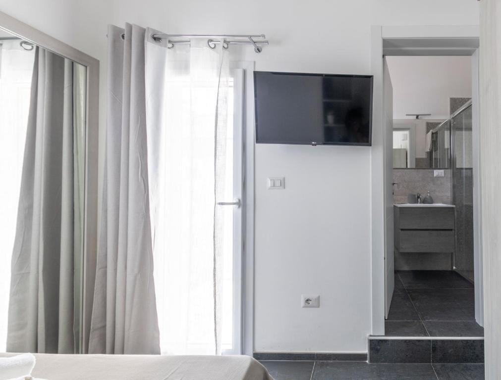 Superior Single Room room - Image 3