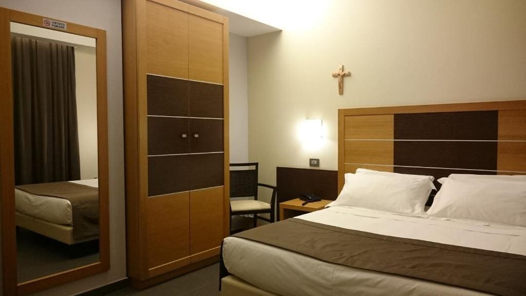 Superior Double or Twin Room with Terrace room - Image 3