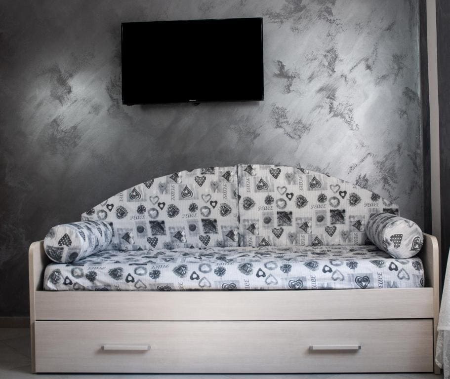Comfort Quadruple Room room - Image 3