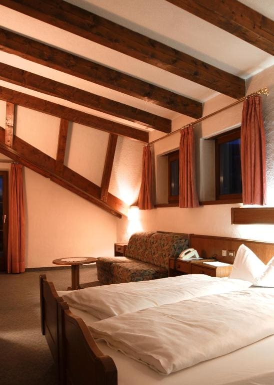 Double Room with Balcony room - Image 1