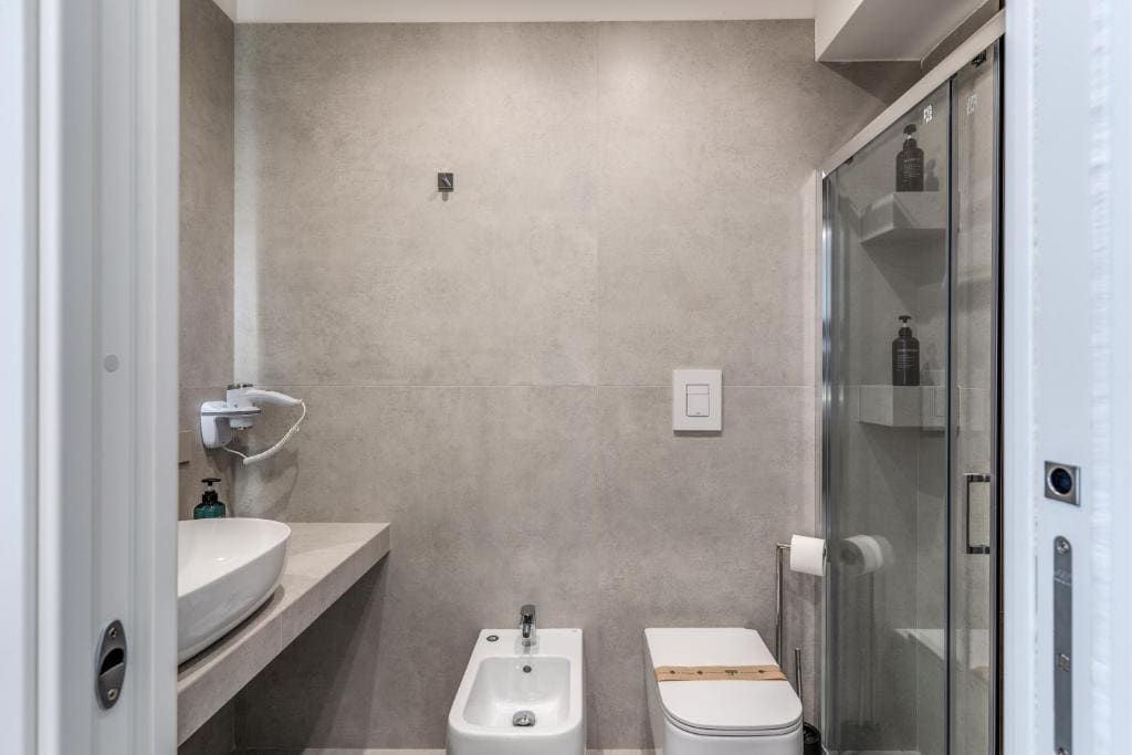 Deluxe Double Room with Balcony room - Image 2