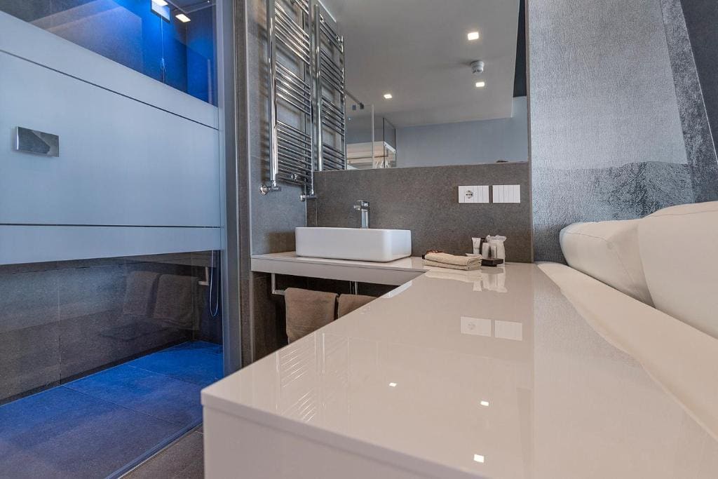 Junior Suite Terrace with Lake View room - Image 2