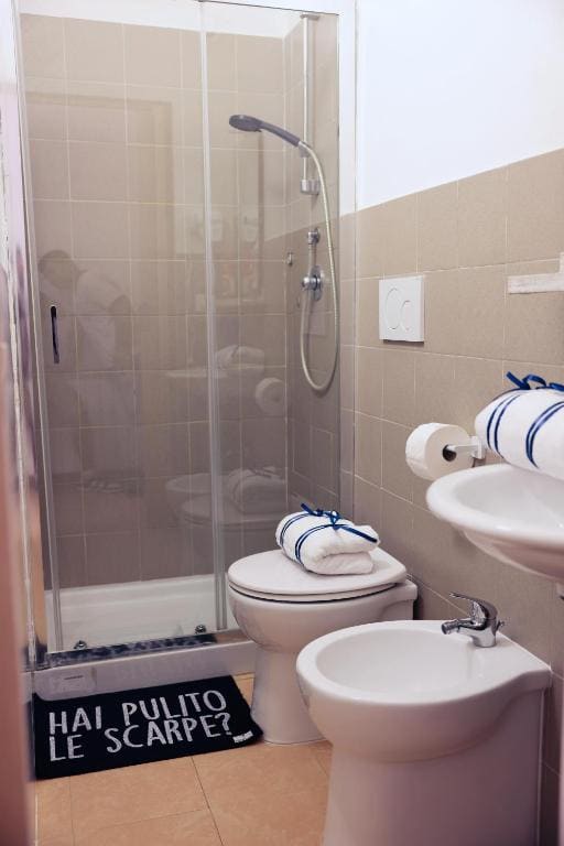 Family Room with Shower room - Image 2