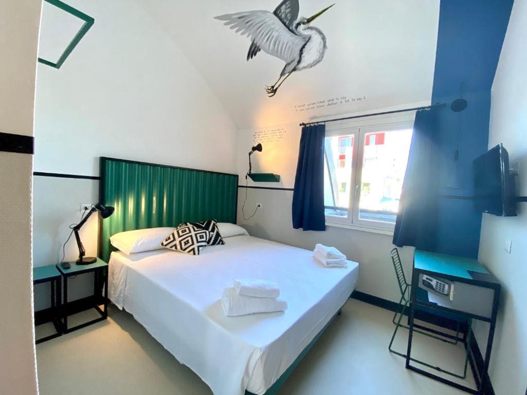 Large Single Room room - Image 3