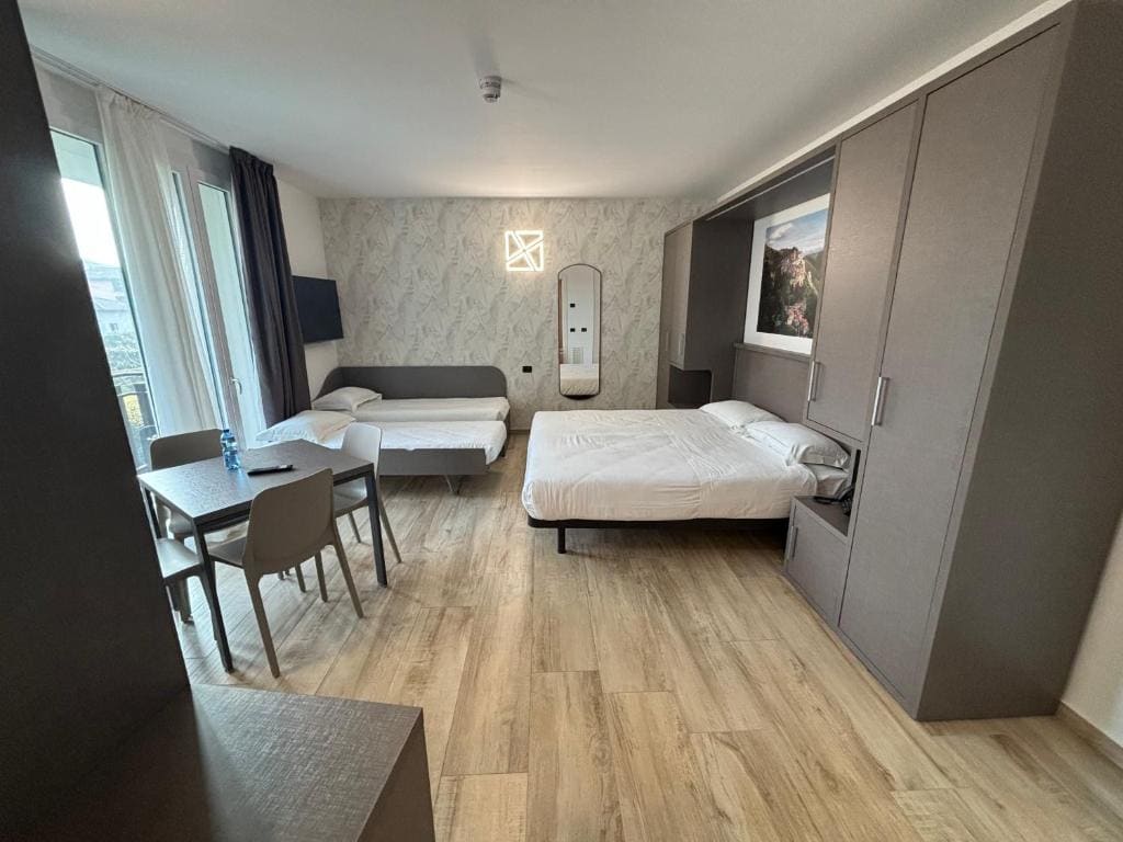 Studio with Balcony room - Image 1