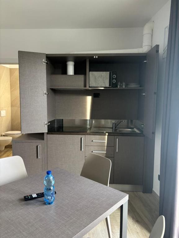 Studio with Balcony room - Image 2