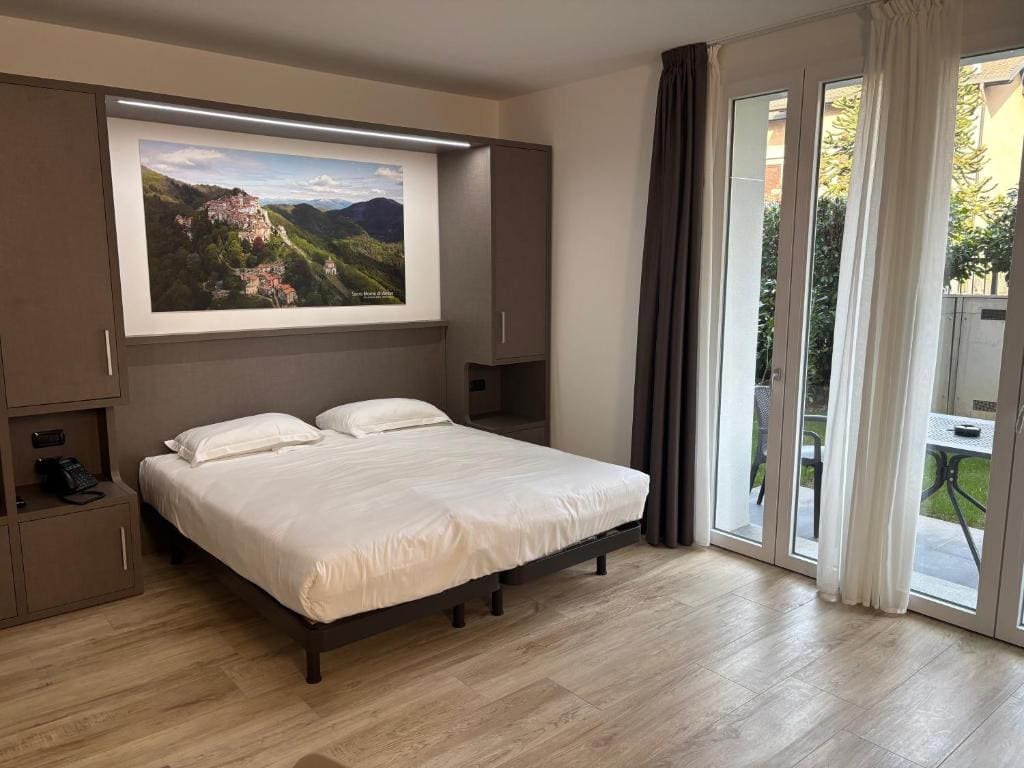 Studio with Garden View room - Image 1