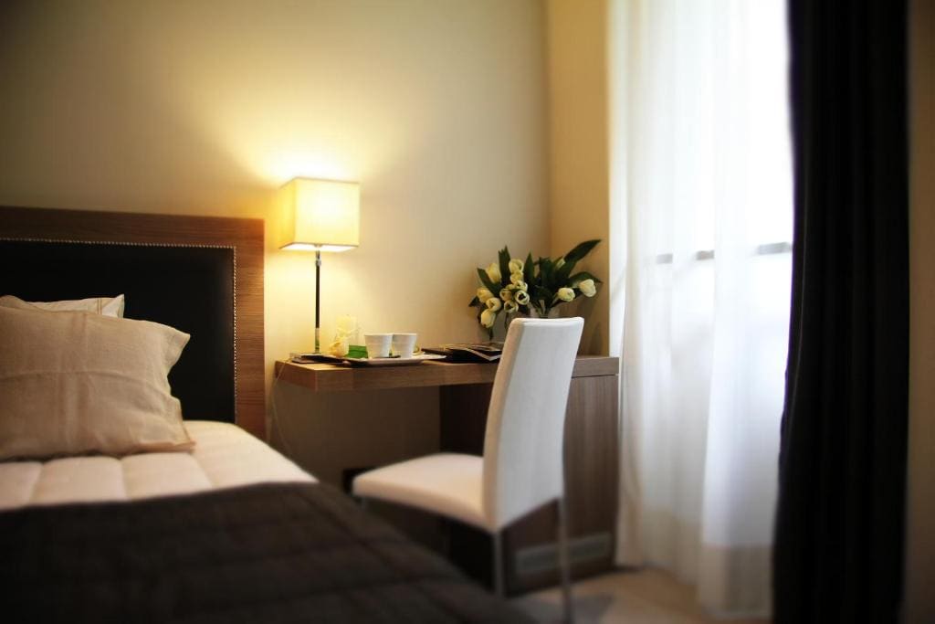 Double Room with Small Double Bed room - Image 2