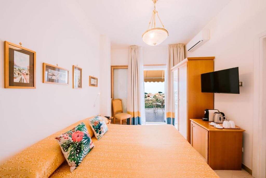Standard Double or Twin Room room - Image 1