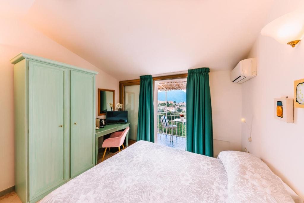Superior Double or Twin Room with Terrace room - Image 1