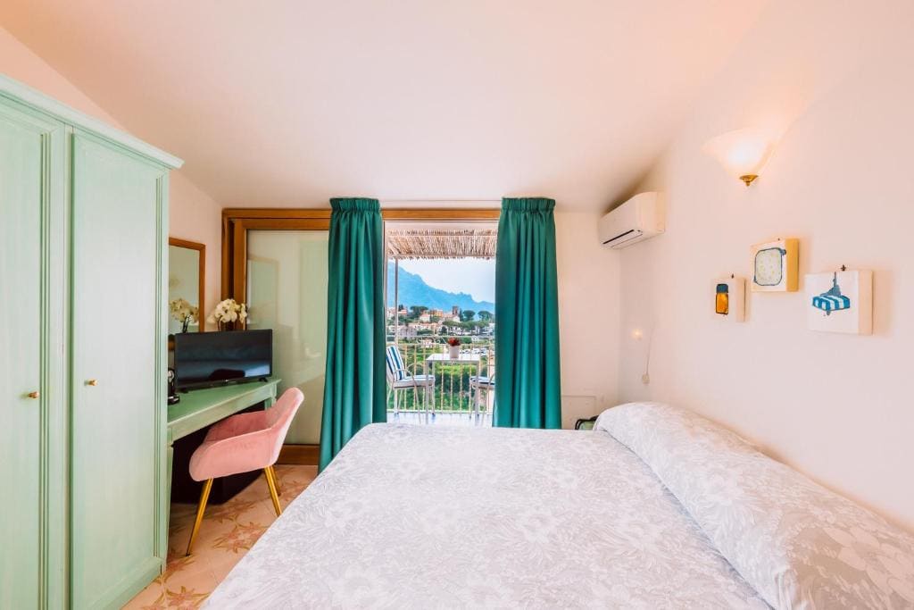 Superior Double or Twin Room with Terrace room - Image 2