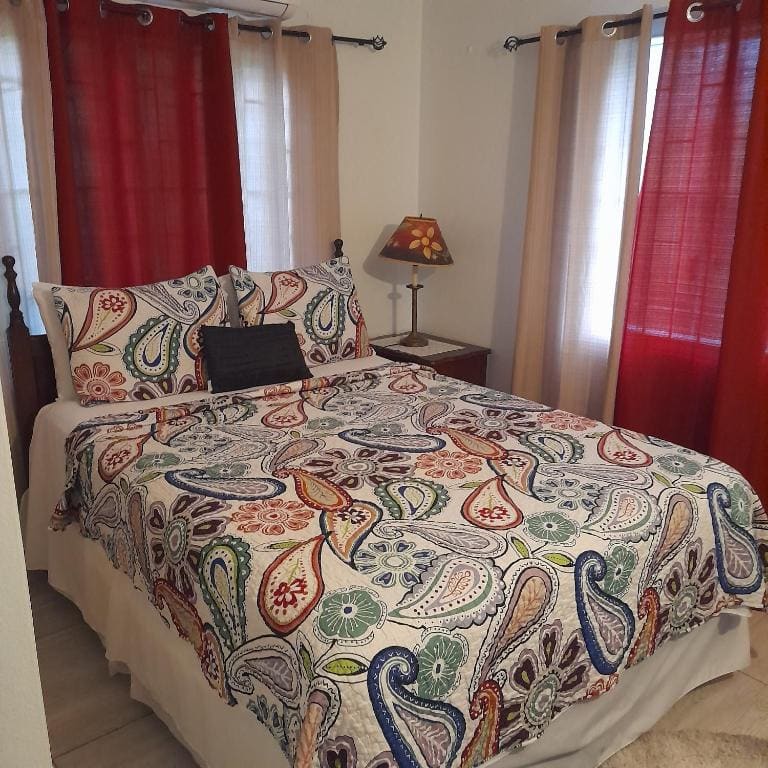 One-Bedroom Bungalow room - Image 3