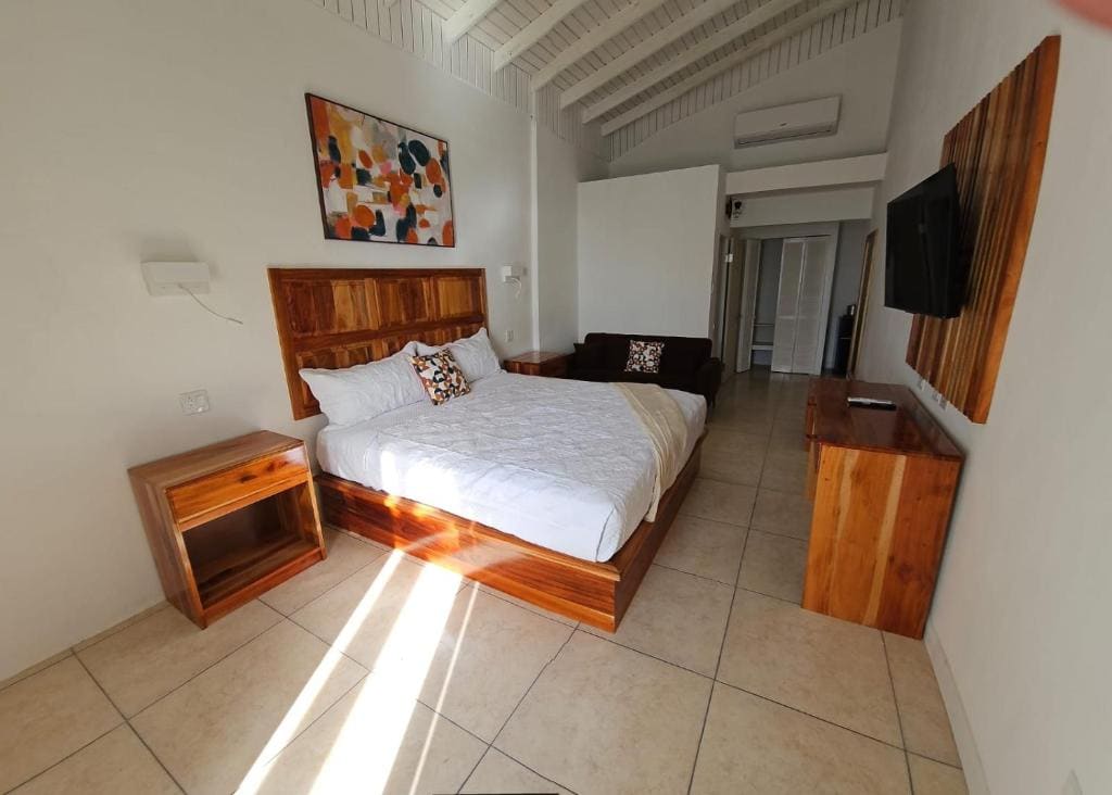Deluxe Double Room with Balcony room - Image 1