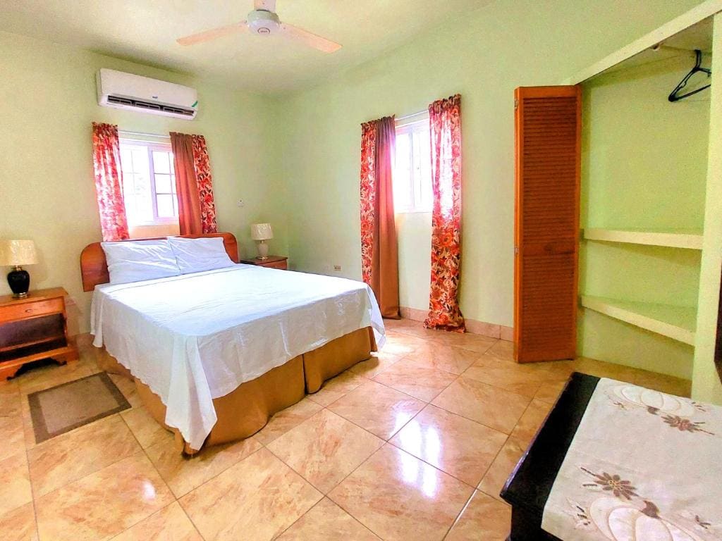 One-Bedroom Apartment room - Image 2