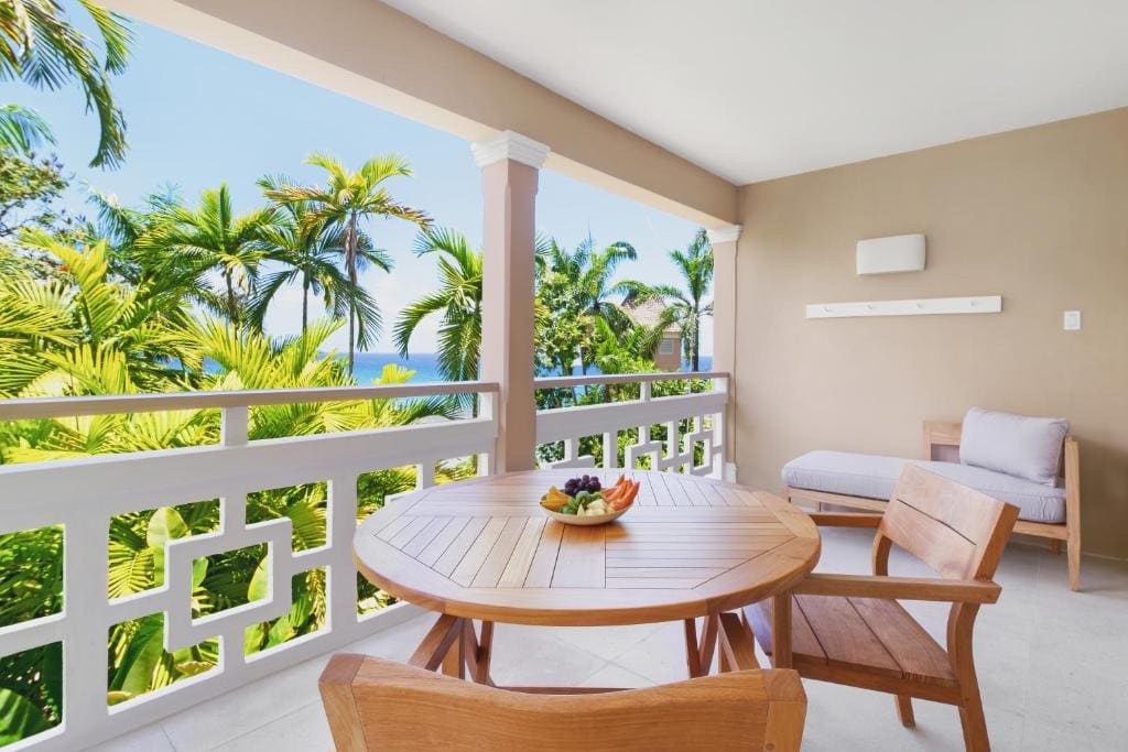 Ocean Suite room - Image 2