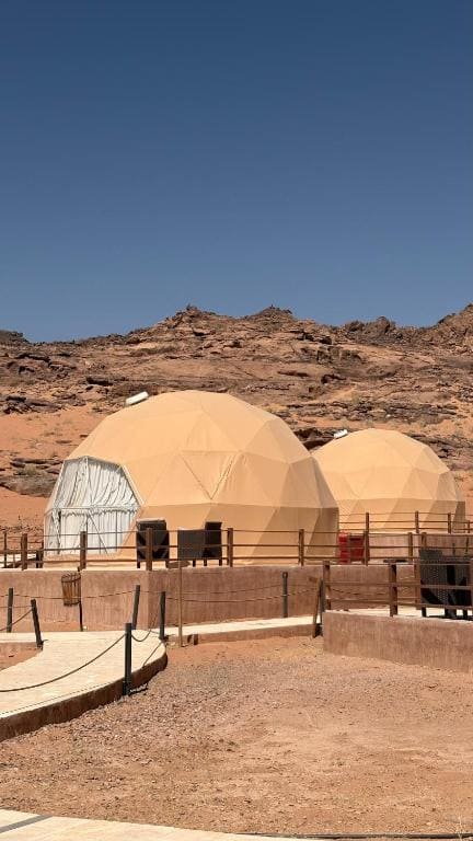 Tent room - Image 1