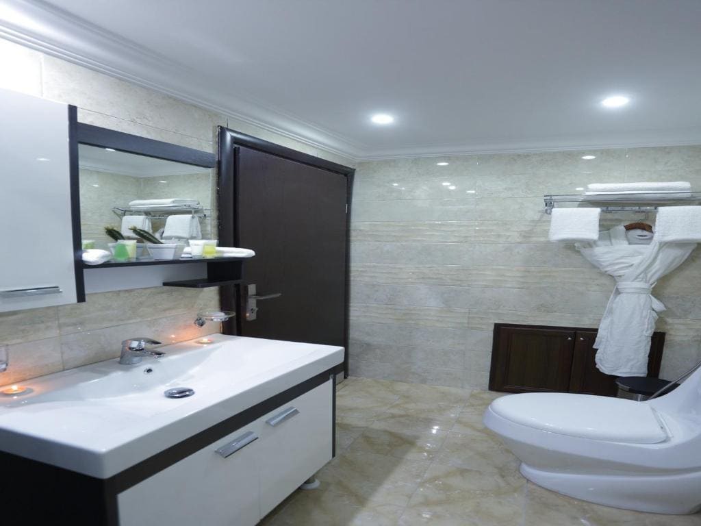 Executive Suite room - Image 2