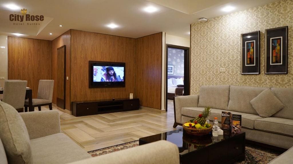 ROYAL TWO BEDROOM SUITE room - Image 3