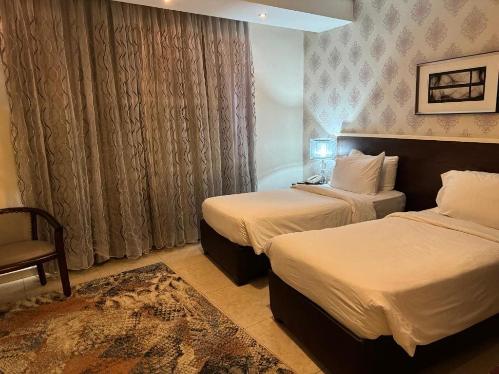Standard Twin Suite room - Image 1