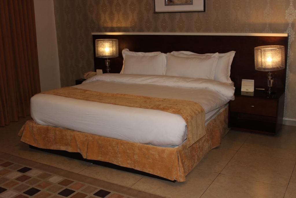 City Rose Suite (1 Adult) room - Image 2