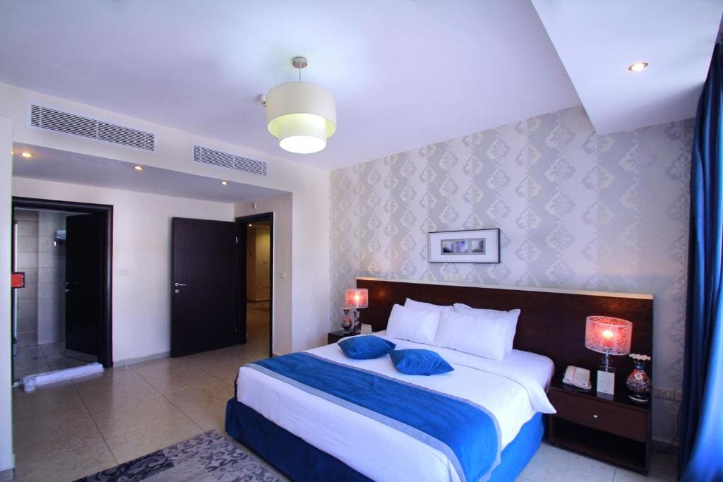 Executive Suite room - Image 1