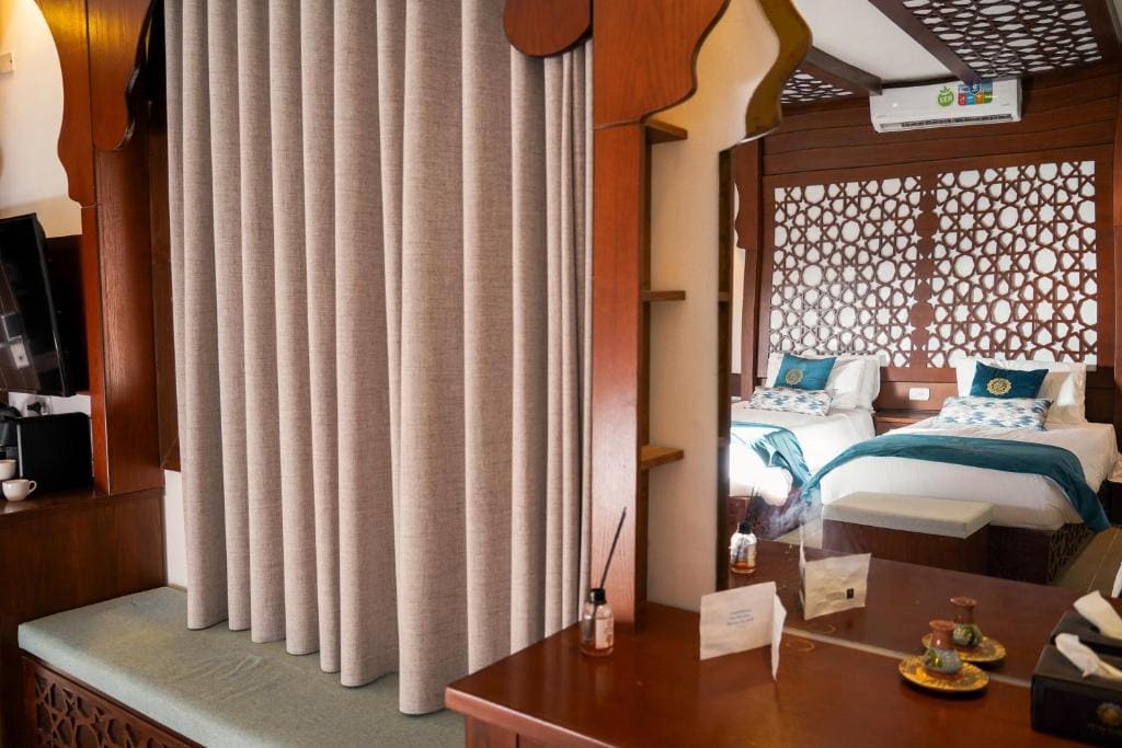 Deluxe Twin Room room - Image 1
