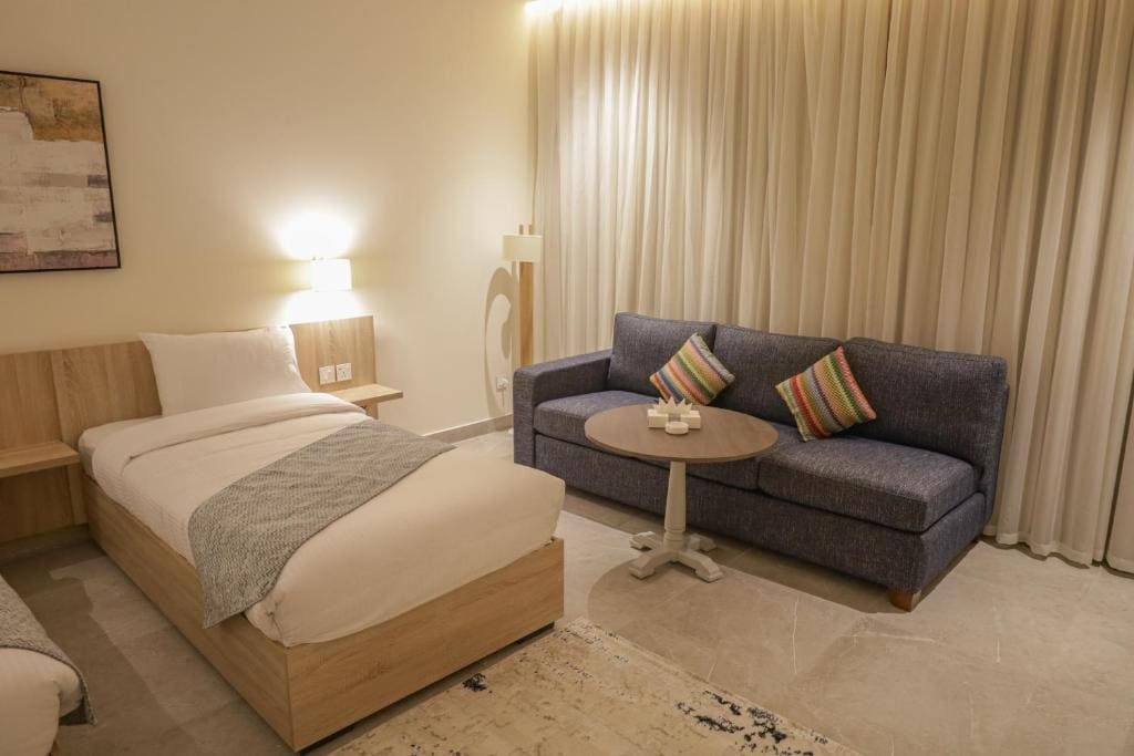 Standard Twin Room room - Image 3