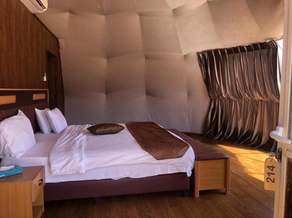Tent room - Image 3