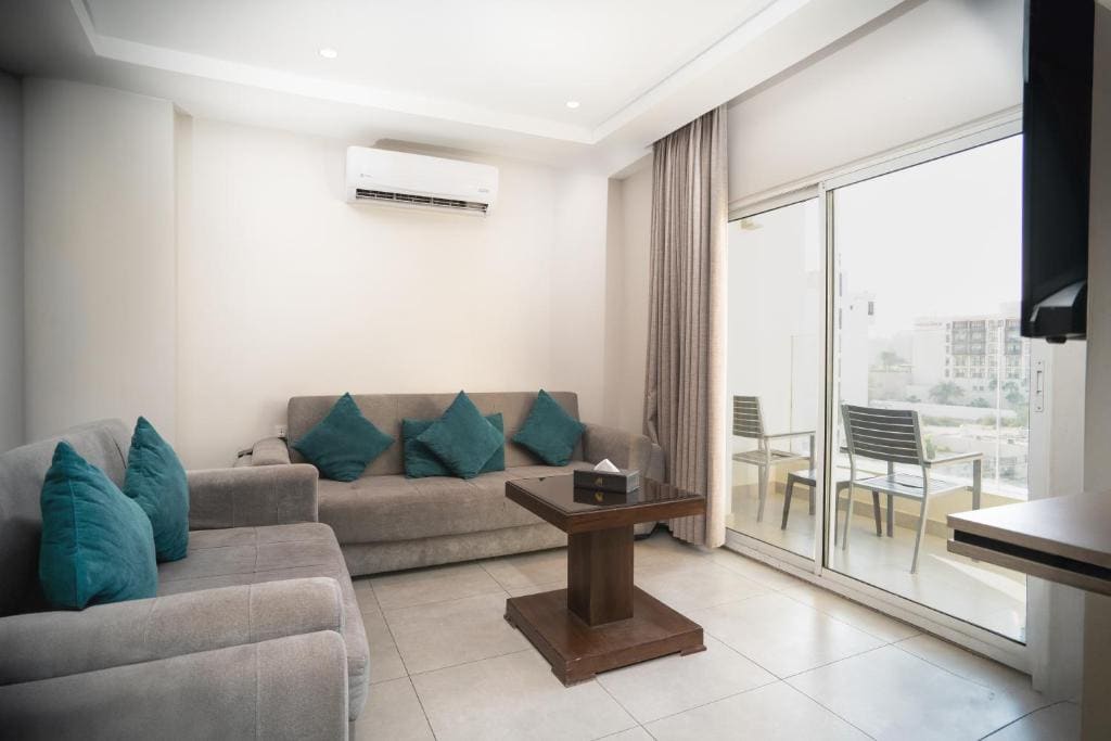 Junior Suite with Balcony room - Image 3
