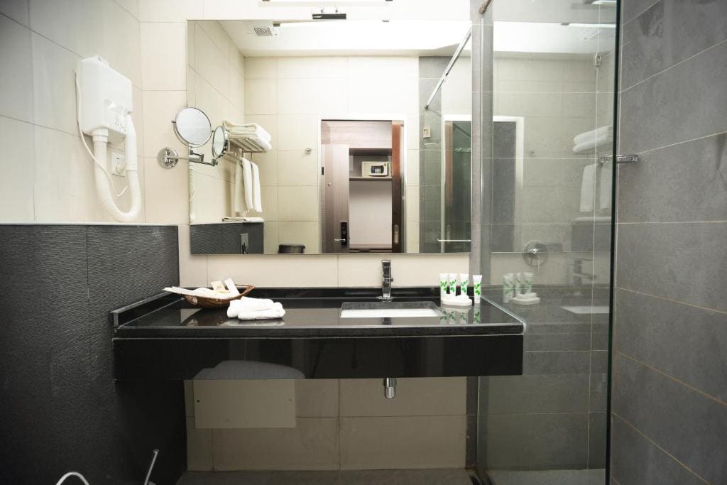 Standard Double or Twin Room room - Image 2