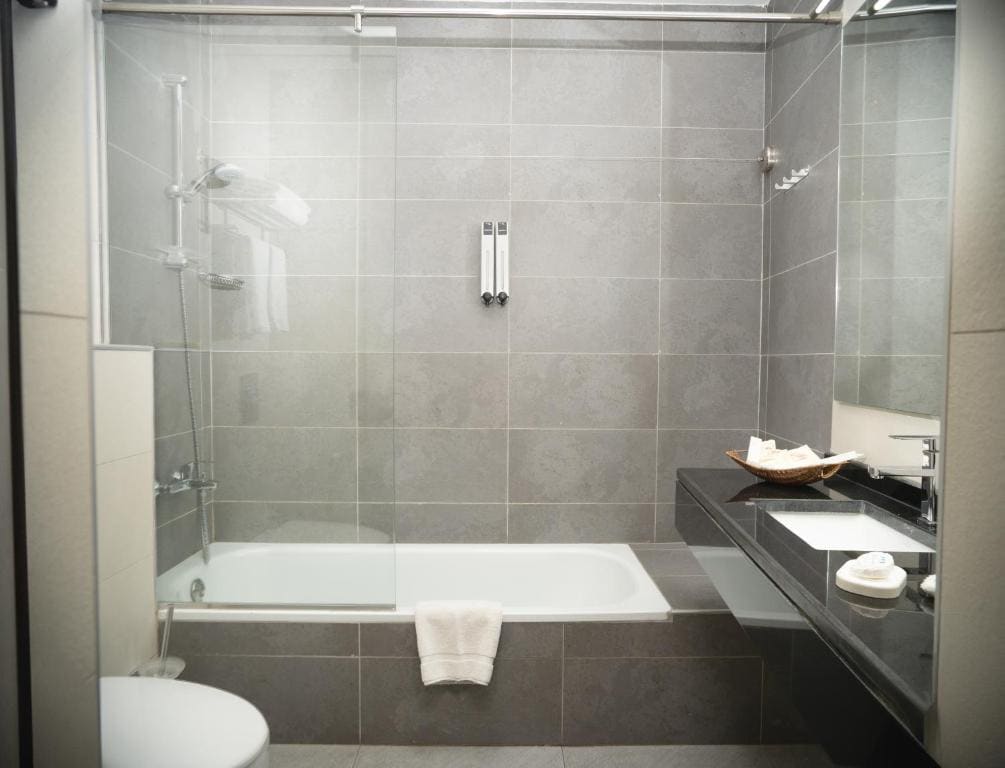 Junior Suite with Balcony room - Image 2