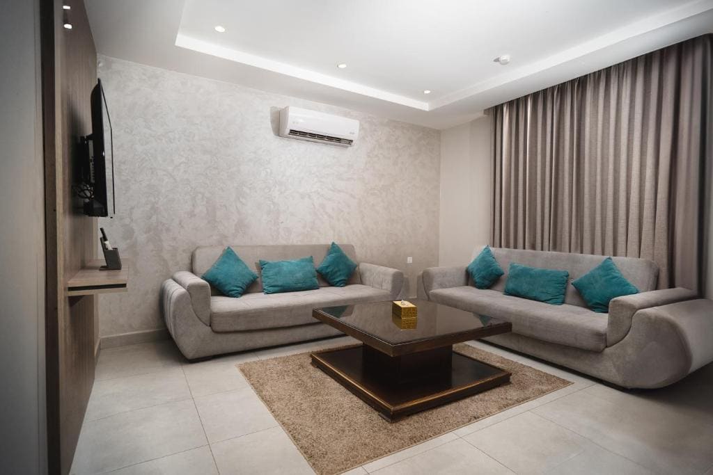 King Suite with Balcony room - Image 3