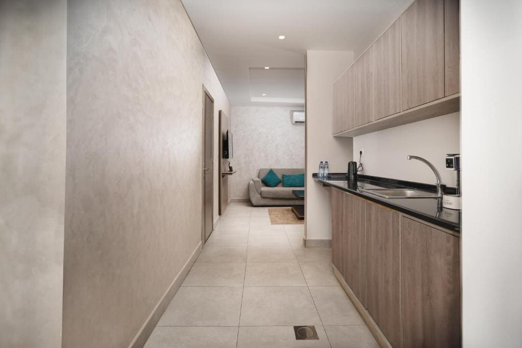 King Suite with Balcony room - Image 2