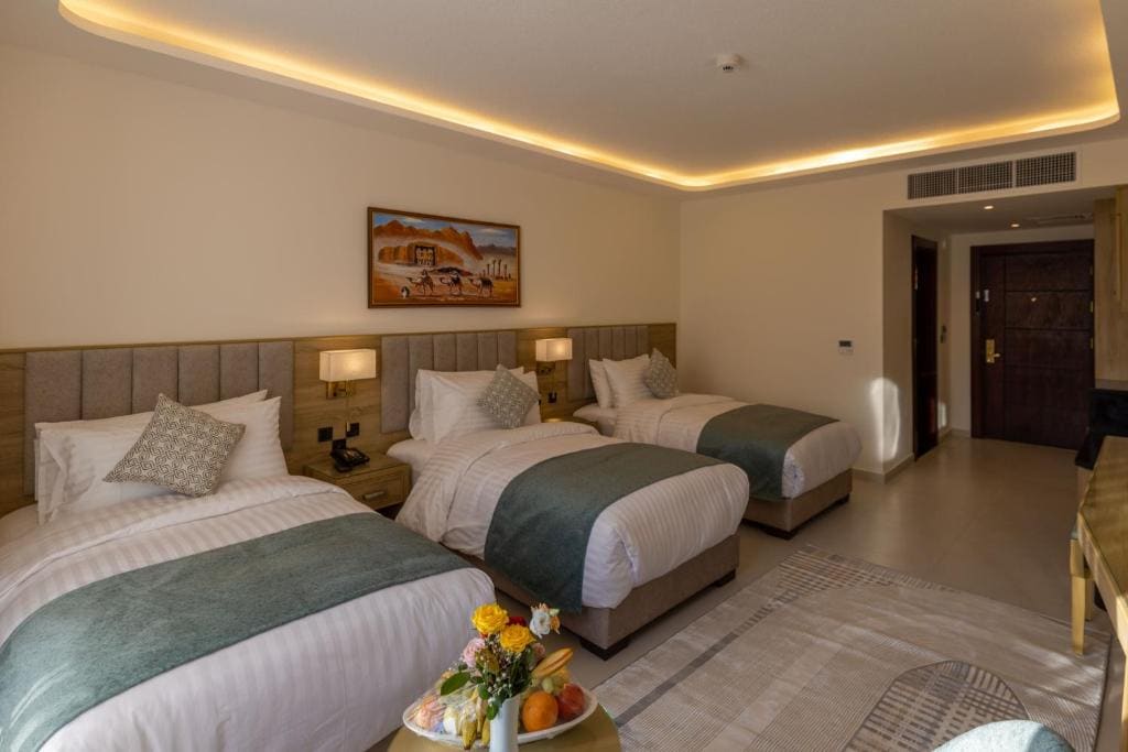 Deluxe Triple Room room - Image 2