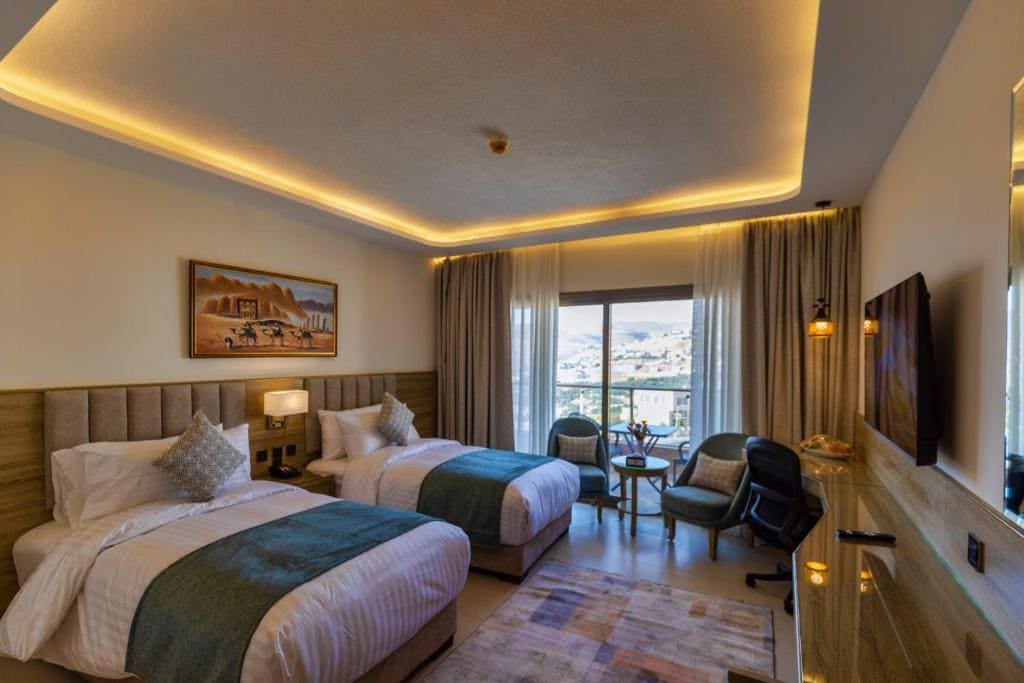 Deluxe Twin Room room - Image 2
