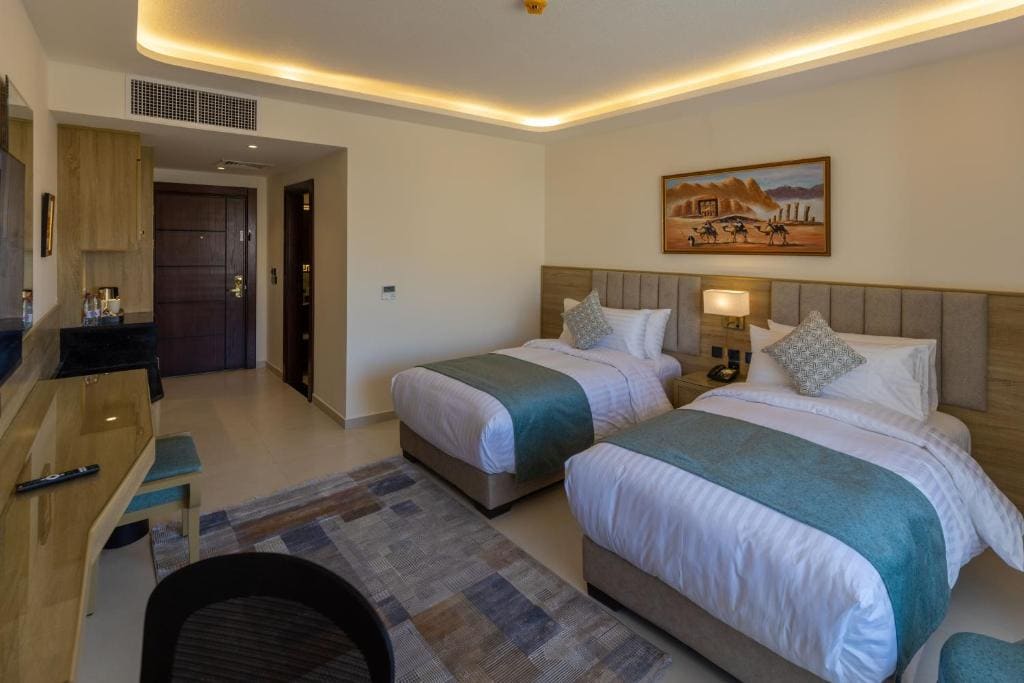 Quadruple Room with Terrace room - Image 3