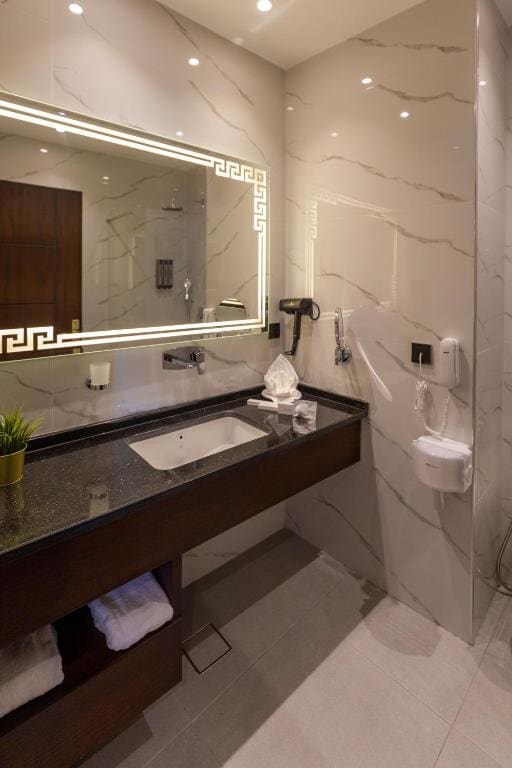 Standard Twin Room room - Image 2