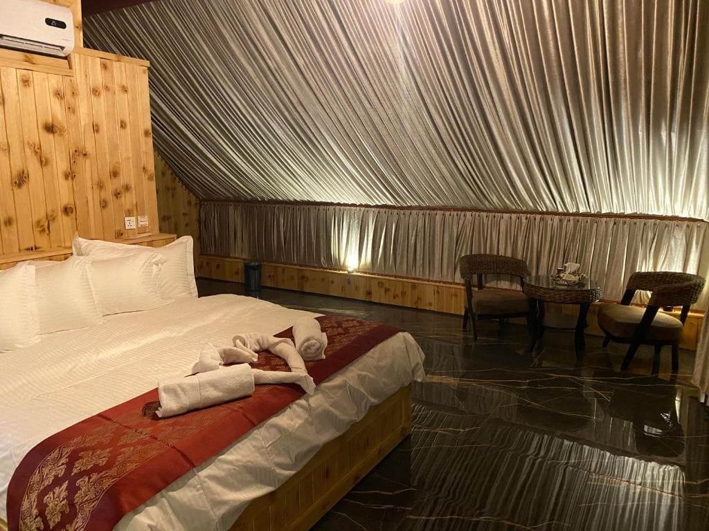 Executive Suite room - Image 1