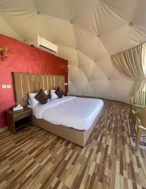 Deluxe Double Room room - Image 2