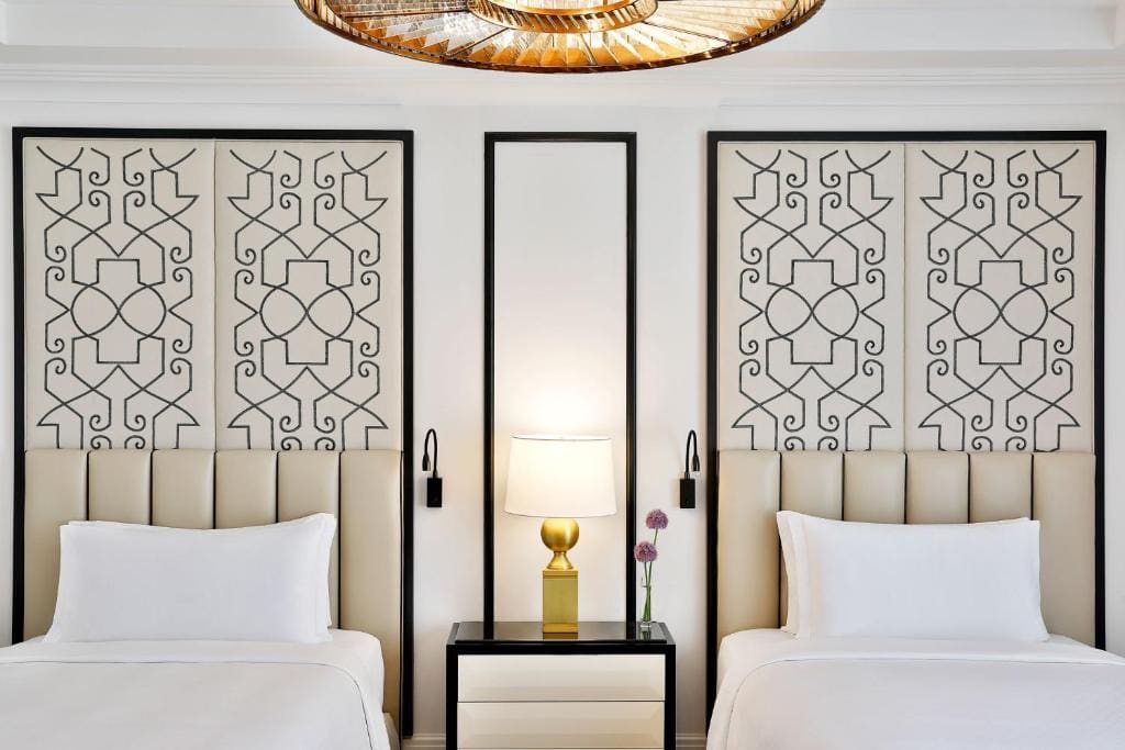 Grand Deluxe, Guest room, 2 Double, City view room - Image 3