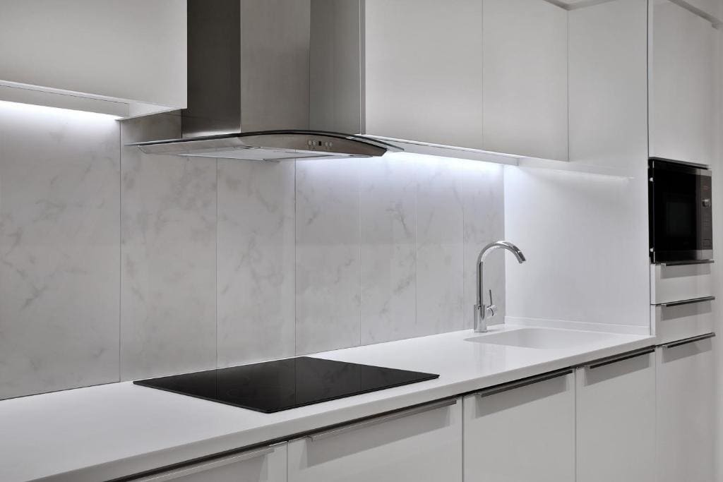 Metropolitan Suite, 1 Bedroom Suite, 1 King, Balcony room - Image 2