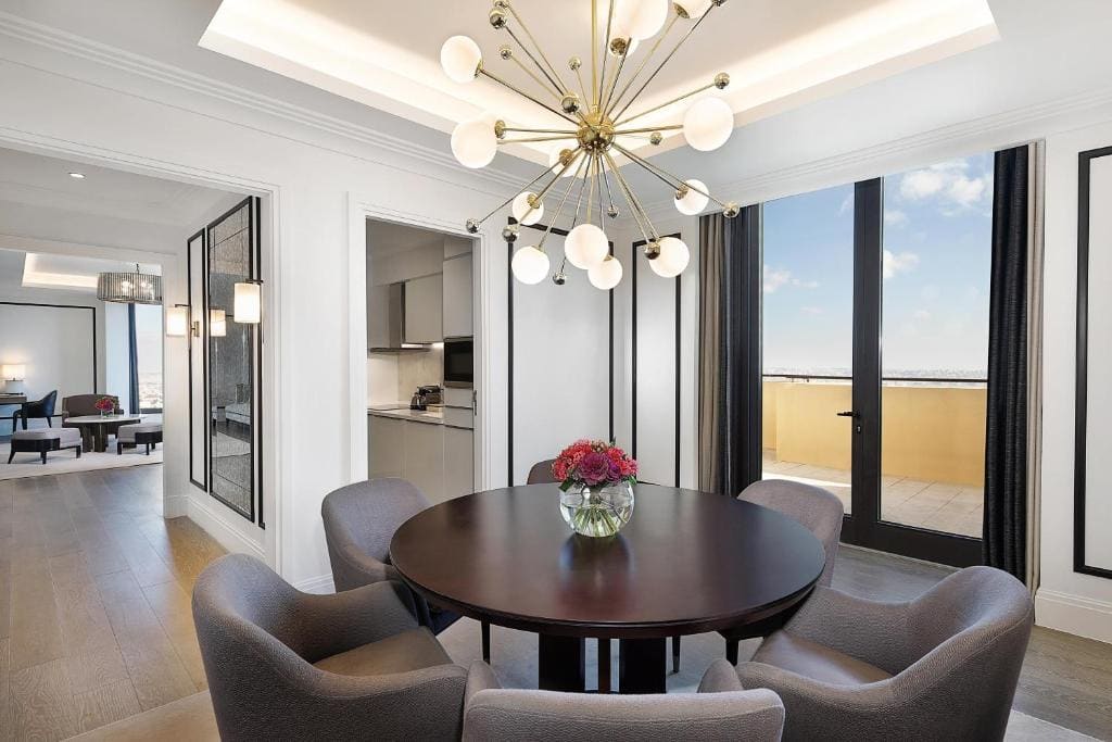 Caroline Astor Suite, 1 Bedroom Suite, 1 King, Skyline view room - Image 2