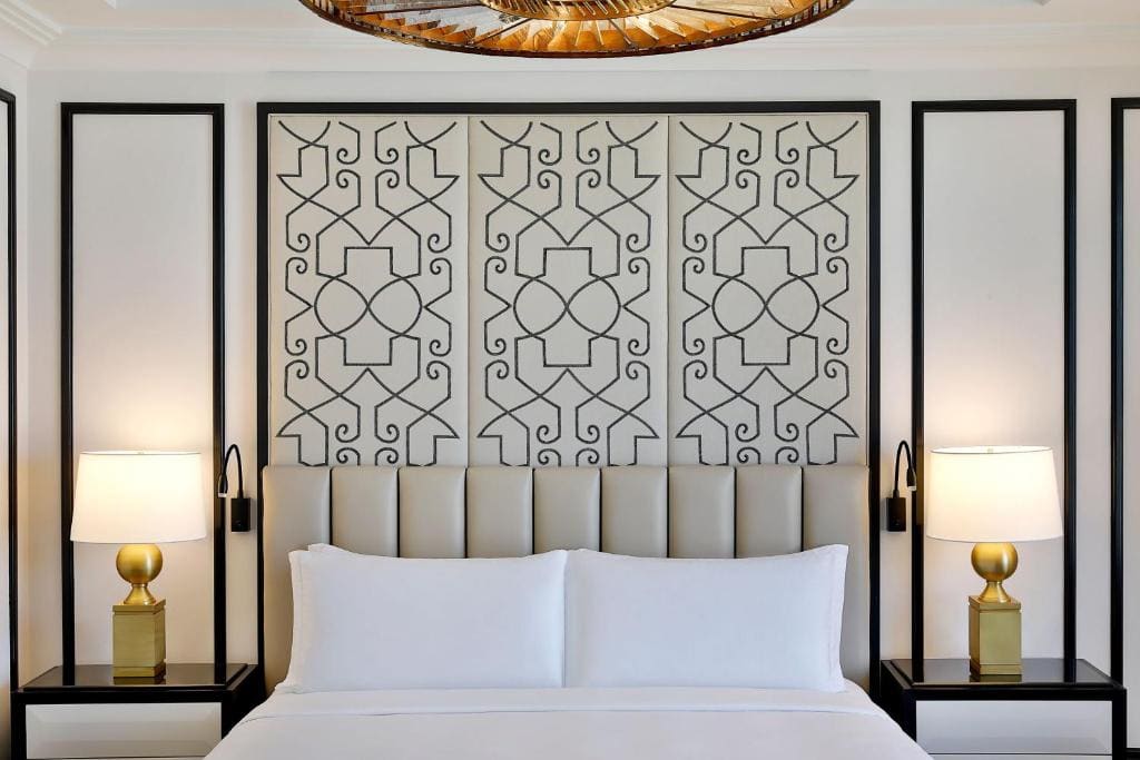 Deluxe, Guest room, 1 King room - Image 2